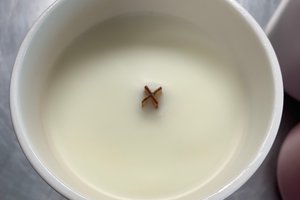 8oz Cranberry Pomegranate Ceramic Hand Poured Wooden X Wick Soy Wax Candle