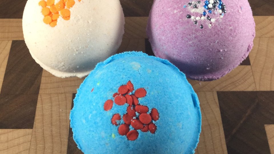 Toy Surprise Bubble Bath Bomb