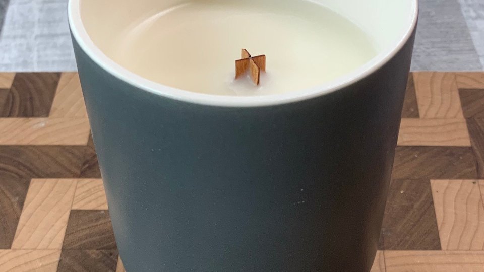 8oz Cranberry Pomegranate Ceramic Hand Poured Wooden X Wick Soy Wax Candle