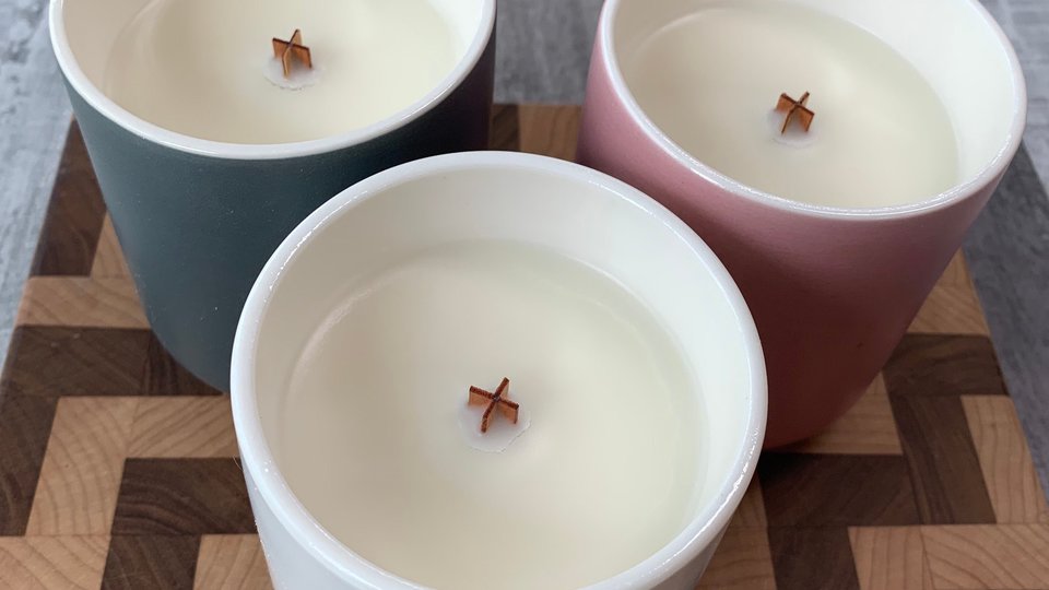 8oz Cranberry Pomegranate Ceramic Hand Poured Wooden X Wick Soy Wax Candle