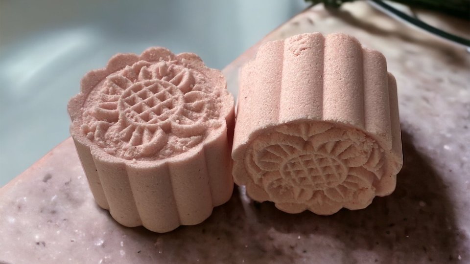 Cherry Almond Body Bomb