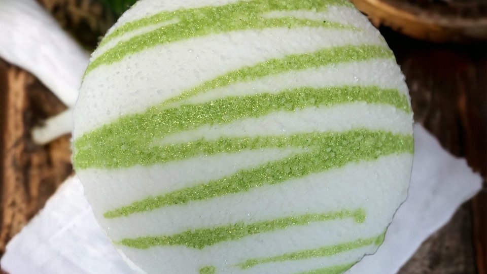 White Tea Bath Bomb