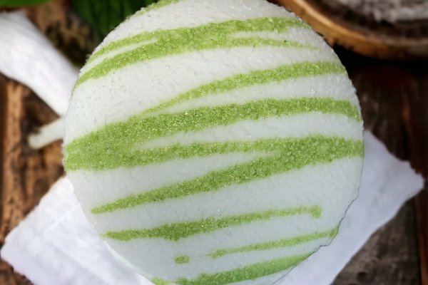 White Tea Bath Bomb