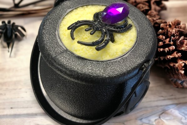 Monkey Farts Spider Cauldron Bath Bomb